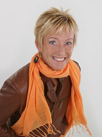 Friseur Salon Heuser - Ihr Friseur in Linkenheim-Hochstetten / Leopoldshafen / Eggenstein / Liedolsheim / Friedrichstal / Dettenheim - Frisuren - Slide Image